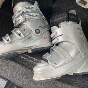 Nordica F10 Thermo Comfort Fit Ski Boots Womens 24.5 Gray Flex Ourlast Snow